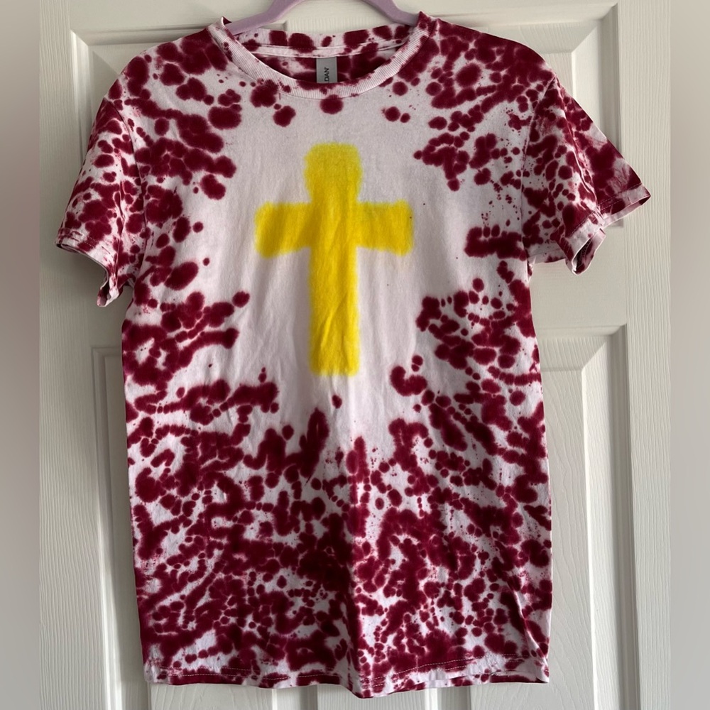 Custom Christian Cross Handmade Tie Dye Tee Shirt Size S Burgundy Red Yellow NWT - Picture 2 of 6